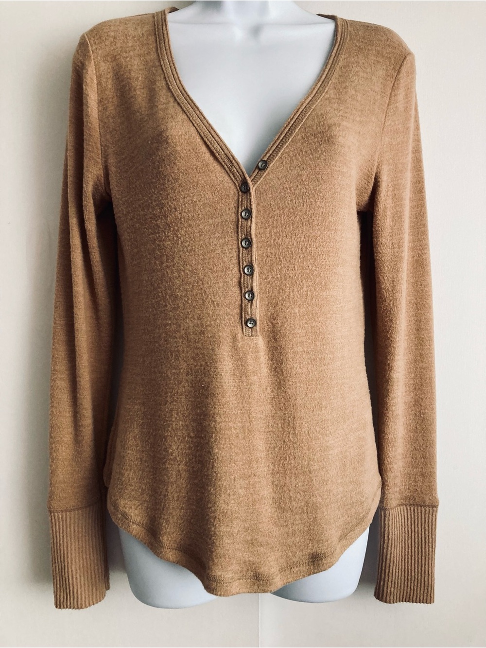 Abercrombie & Fitch Soft A&F Cozy Long Sleeve Henley Top, NWT Sz S